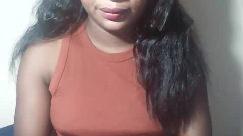 Snapshot of lovelylarra chatting on April 6, 2026, 8:15 am lovelylarra online show from April 6, 2026, 8:15 am