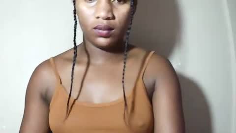 Snapshot of lovelylarra chatting on May 2, 2026, 9:36 am lovelylarra online show from May 2, 2026, 9:36 am