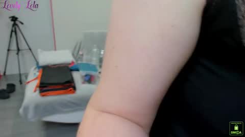 Lola online show from November 16, 2025, 9:31 pm