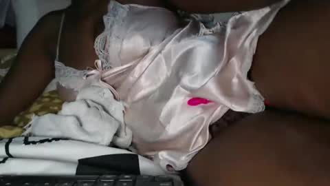 Snapshot of lovelythighs54 chatting on March 2, 2026, 7:15 am miss fancy louis online show from March 2, 2026, 7:15 am