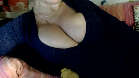 lovelywoman22 online show from February 16, 2025, 3:37 am