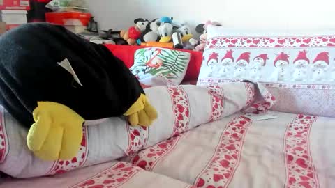 lovelywoman23 online show from December 14, 2025, 7:58 am