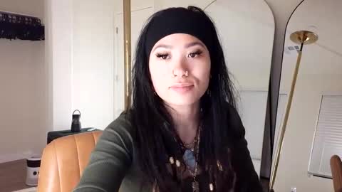 lovelyxmacii online show from February 16, 2026, 2:40 am