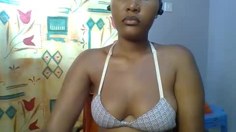 Snapshot of lovelyy_dreams chatting on March 18, 2026, 7:11 am Hanna online show from March 18, 2026, 7:11 am