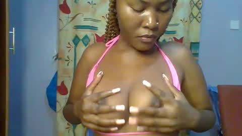 Snapshot of lovelyy_dreams chatting on March 26, 2026, 6:35 pm Hanna online show from March 26, 2026, 6:35 pm