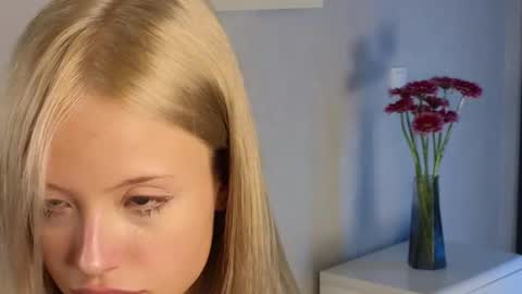 NTMY IM LANA online show from December 10, 2024, 3:33 pm