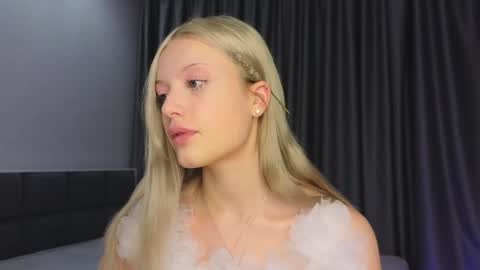 NTMY IM LANA online show from December 27, 2024, 9:43 pm