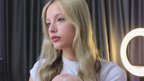 NTMY IM LANA online show from January 23, 2025, 1:45 pm