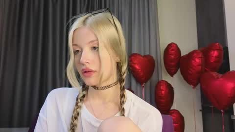 NTMY IM LANA online show from February 19, 2025, 5:27 pm