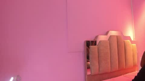 L O V E  online show from October 11, 2025, 11:31 am