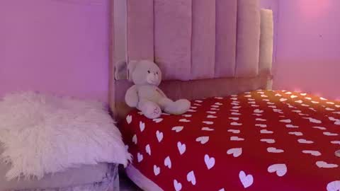 Snapshot of lovequeen02 chatting on July 28, 2026, 12:48 pm L O V E online show from July 28, 2026, 12:48 pm