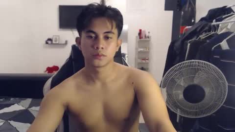 loverboyph04 online show from October 3, 2025, 6:54 am