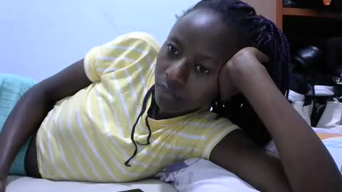 lovergal222 online show from February 3, 2025, 7:52 pm