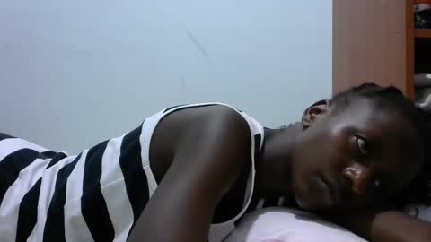 lovergal222 online show from February 5, 2025, 9:40 pm