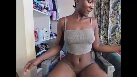 Snapshot of lovergirl2003 chatting on January 24, 2025, 6:57 am Kate online show from January 24, 2025, 6:57 am