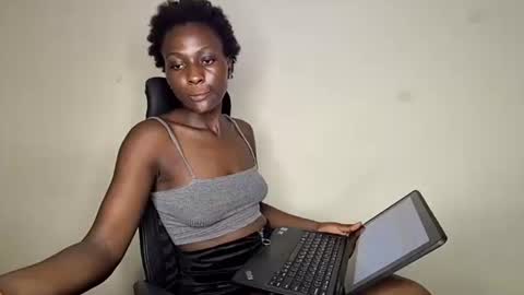 Snapshot of lovergirl2003 chatting on January 29, 2025, 5:02 pm Kate online show from January 29, 2025, 5:02 pm