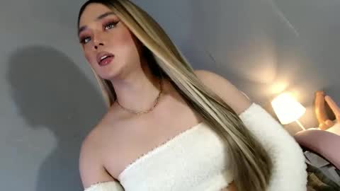 lovers moon22 online show from December 19, 2024, 2:12 am