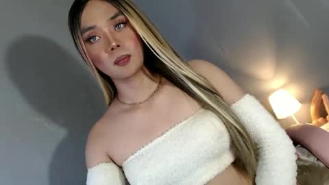 lovers moon22 online show from January 7, 2025, 12:45 am