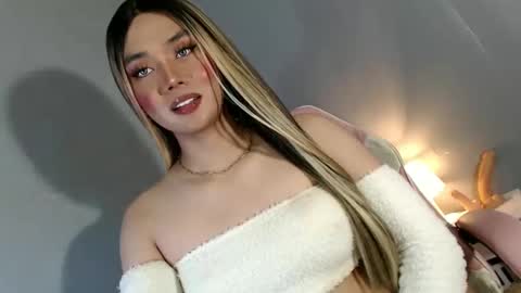 lovers moon22 online show from January 8, 2025, 10:58 pm