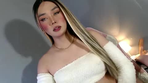 lovers moon22 online show from January 24, 2025, 9:58 pm