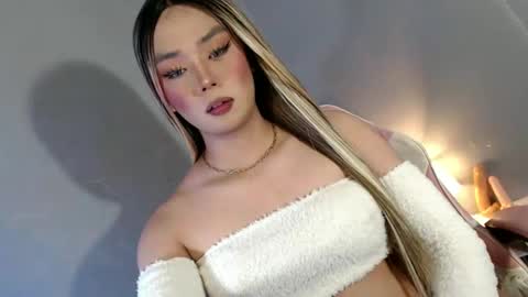 lovers moon22 online show from February 10, 2025, 11:13 pm