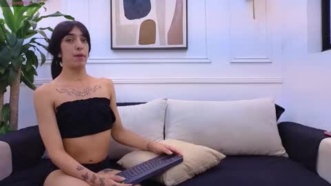 Snapshot of loversinfire chatting on March 5, 2026, 2:18 am sofia and bryan online show from March 5, 2026, 2:18 am