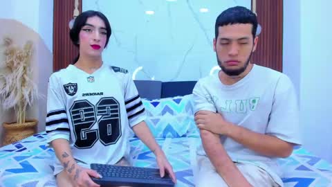 sofia and bryan online show from April 22, 2026, 2:03 am