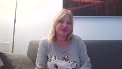 Marlyn online show from December 27, 2024, 11:10 pm