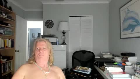Snapshot of lovestylistwomen chatting on October 18, 2025, 3:09 am Michael online show from October 18, 2025, 3:09 am