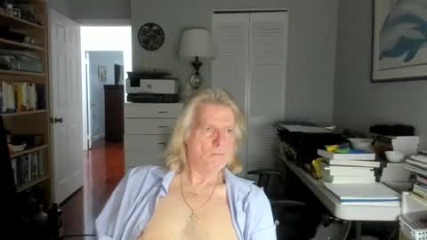 Snapshot of lovestylistwomen chatting on April 3, 2026, 3:37 am Michael online show from April 3, 2026, 3:37 am