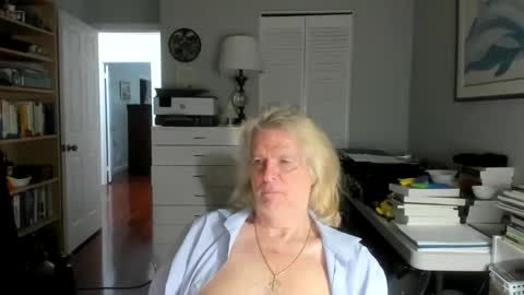 Snapshot of lovestylistwomen chatting on April 5, 2026, 1:58 am Michael online show from April 5, 2026, 1:58 am