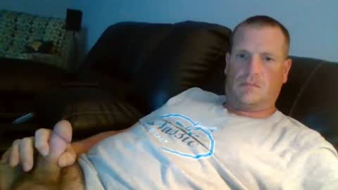 lovetocum37 online show from June 15, 2026, 2:03 am