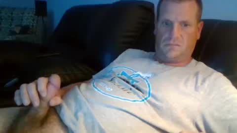 lovetocum37 online show from June 22, 2026, 2:24 am
