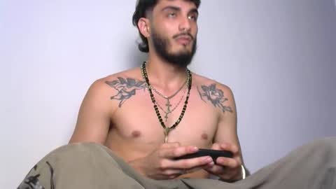 lovexjuxn77 online show from February 22, 2026, 11:58 pm