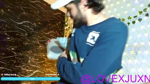 lovexjuxn77 online show from May 8, 2026, 11:43 pm