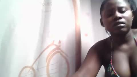 Snapshot of lovie_paula chatting on October 1, 2025, 1:11 am lovie_paula online show from October 1, 2025, 1:11 am