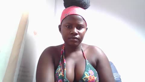 Snapshot of lovie_paula chatting on October 21, 2025, 1:01 pm lovie_paula online show from October 21, 2025, 1:01 pm