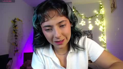 Snapshot of loving_alma chatting on April 12, 2026, 4:06 am loving_alma online show from April 12, 2026, 4:06 am
