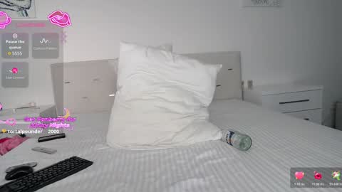 Cristina online show from December 15, 2025, 9:24 am