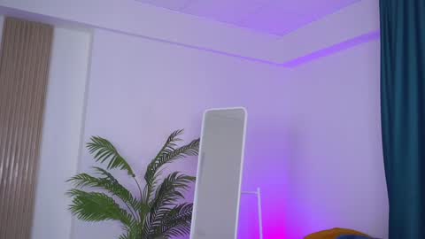 Snapshot of lovingblondie chatting on December 22, 2024, 8:05 am Nora online show from December 22, 2024, 8:05 am