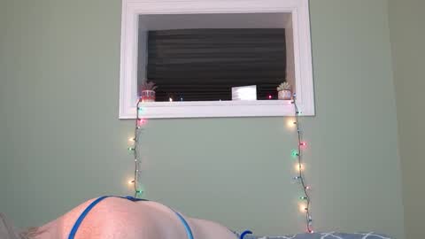 Snapshot of lovingsummer chatting on December 16, 2024, 10:34 pm Summer online show from December 16, 2024, 10:34 pm