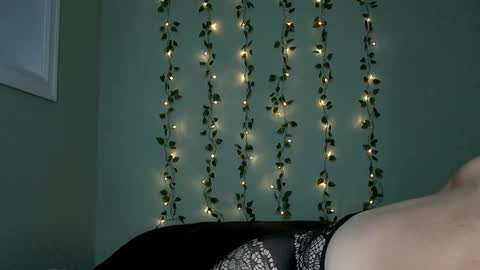 Summer online show from November 6, 2025, 10:43 pm