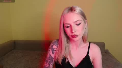 Snapshot of lowerfrancis chatting on April 15, 2026, 7:58 pm Viola online show from April 15, 2026, 7:58 pm