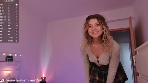 Snapshot of lowfreqsiren chatting on December 18, 2024, 9:47 am . online show from December 18, 2024, 9:47 am