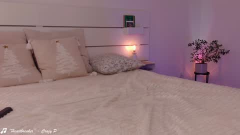 Snapshot of lowfreqsiren chatting on February 2, 2025, 12:24 pm . online show from February 2, 2025, 12:24 pm