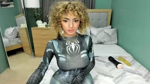 Snapshot of lowla_19 chatting on June 20, 2026, 2:47 am Candice online show from June 20, 2026, 2:47 am