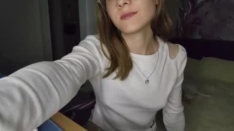 Snapshot of lowress chatting on March 8, 2025, 4:39 pm Karmell online show from March 8, 2025, 4:39 pm