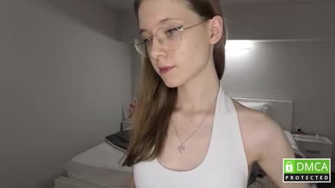 Snapshot of lowress chatting on November 4, 2025, 7:24 pm Karmell online show from November 4, 2025, 7:24 pm