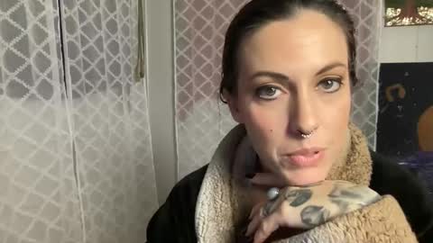 Lox online show from December 6, 2024, 8:37 am