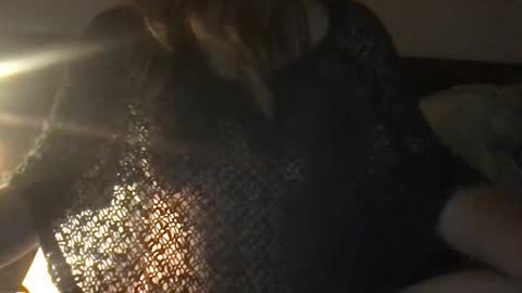 lozivelle online show from November 23, 2025, 10:26 am